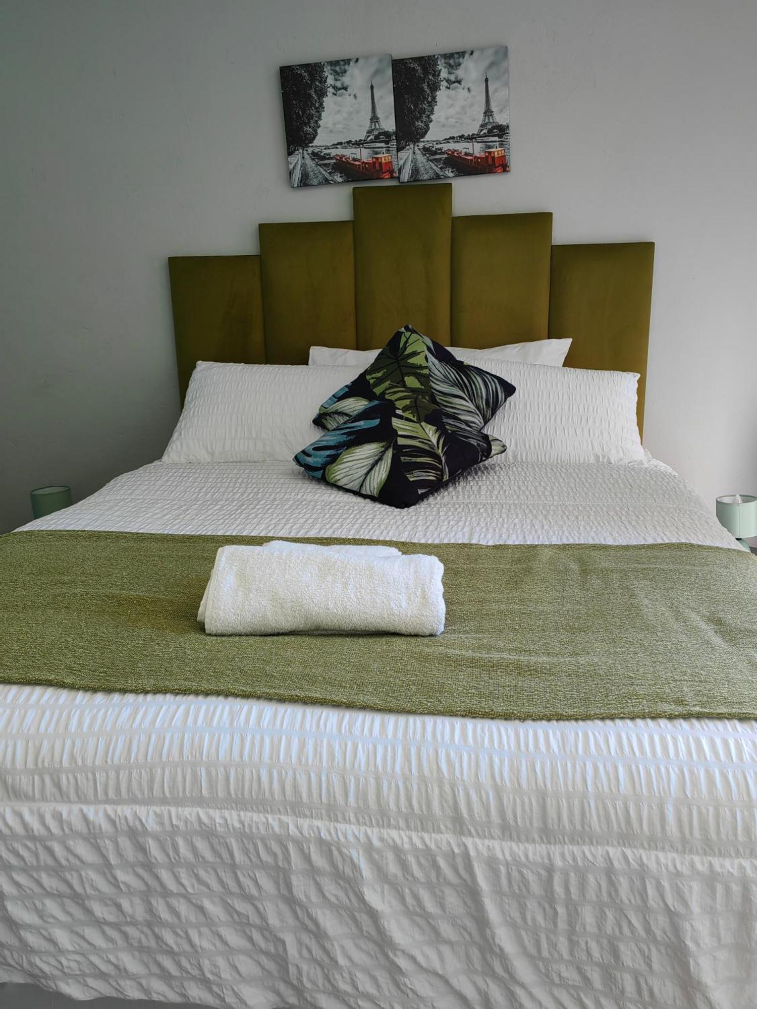 كورومان Back Of The Moon Guesthouse المظهر الخارجي الصورة