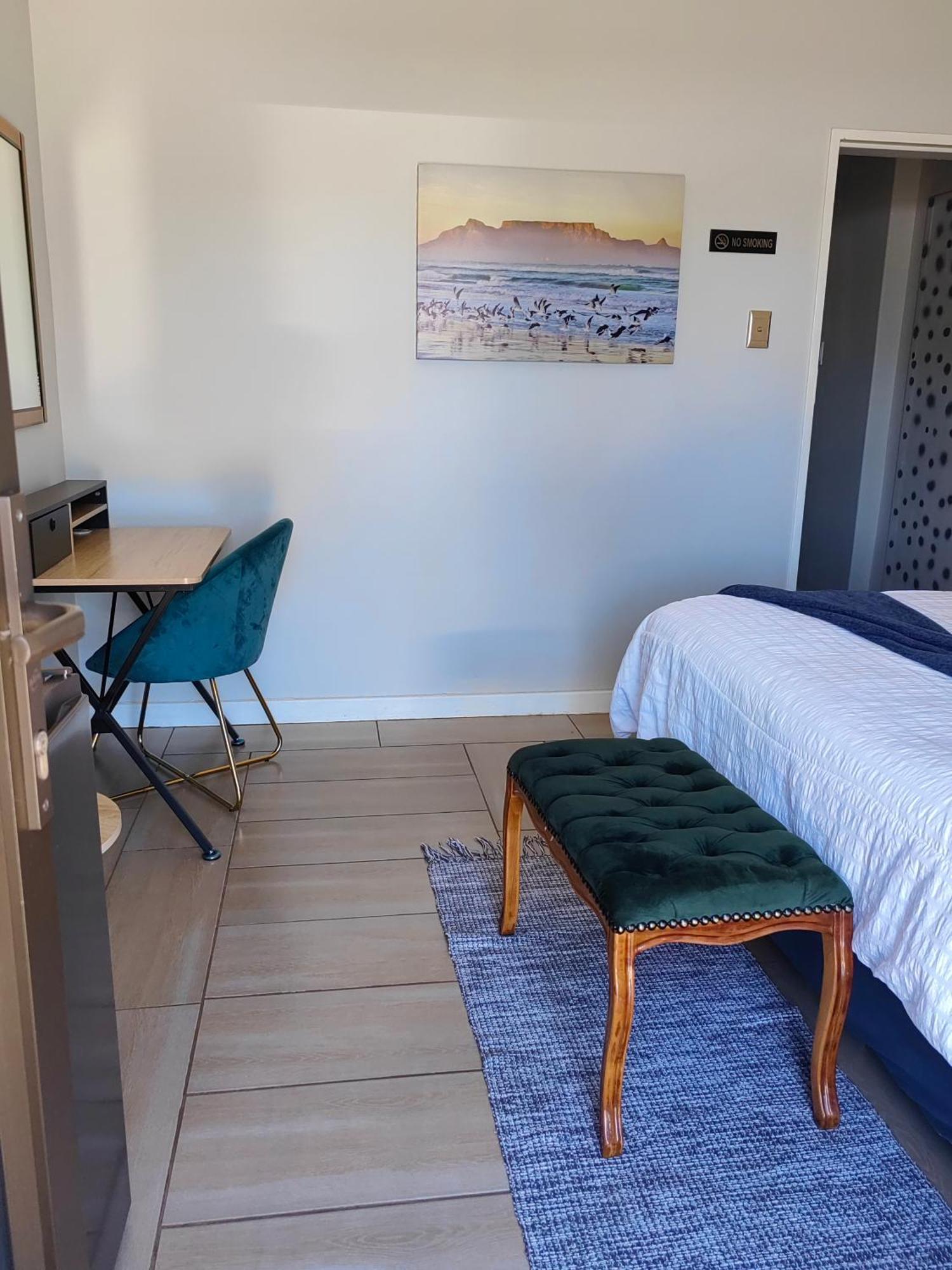 كورومان Back Of The Moon Guesthouse المظهر الخارجي الصورة