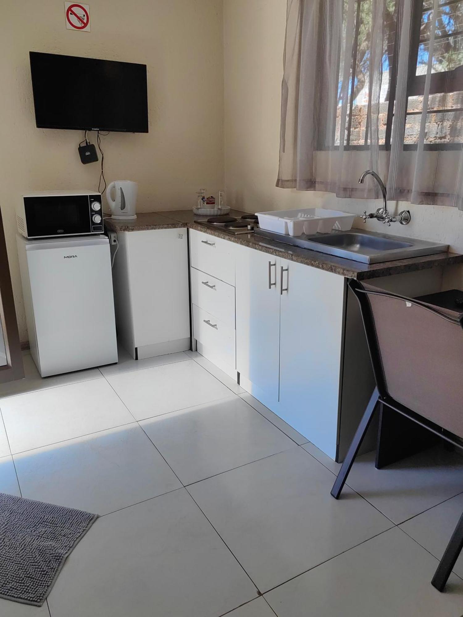 كورومان Back Of The Moon Guesthouse المظهر الخارجي الصورة