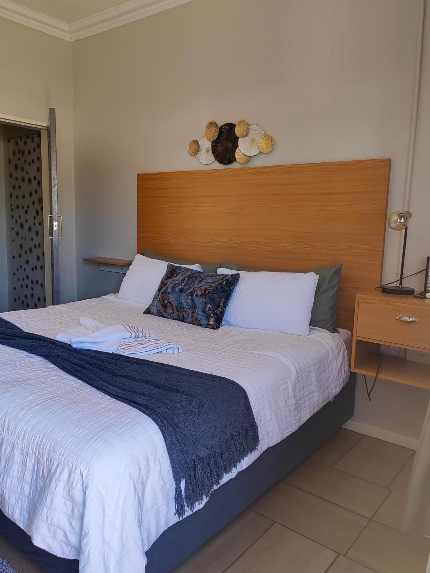 كورومان Back Of The Moon Guesthouse المظهر الخارجي الصورة