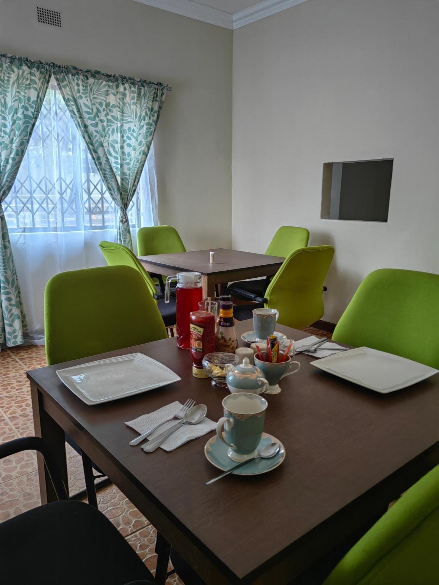 كورومان Back Of The Moon Guesthouse المظهر الخارجي الصورة