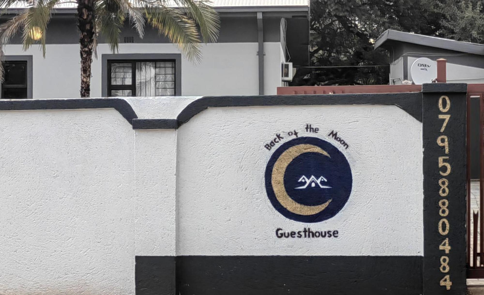 كورومان Back Of The Moon Guesthouse المظهر الخارجي الصورة
